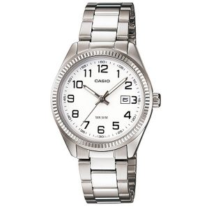 Regalo para los empleados de su empresa. Un reloj con su logo