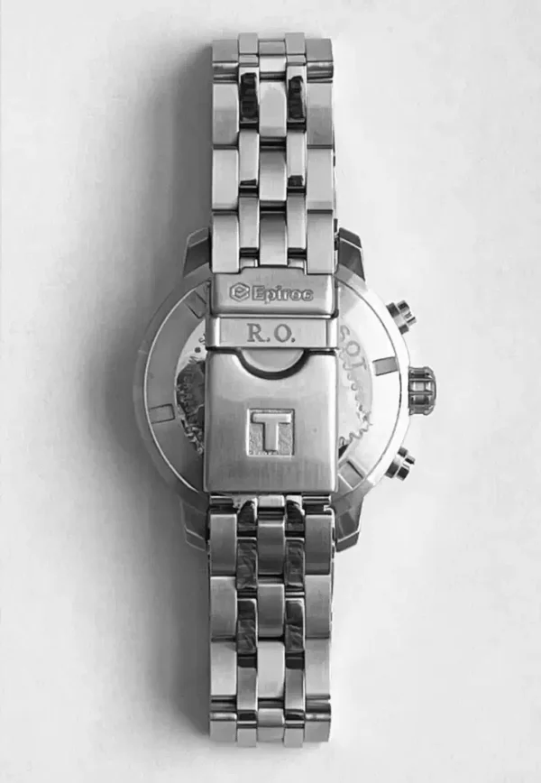 Reloj con logotipo para regalar al gerente.