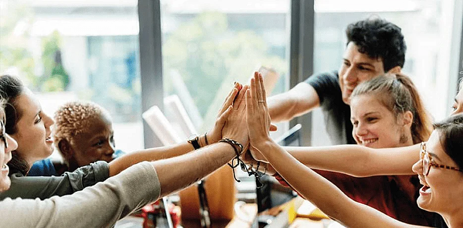 Beneficios de que sus empleados esten comprometidos con la empresa. ¿Como lograrlo? Regalos empresariales, contáctenos.