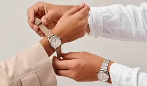 Donde comprar un regalo empresarial: relojes con el logo de su empresa